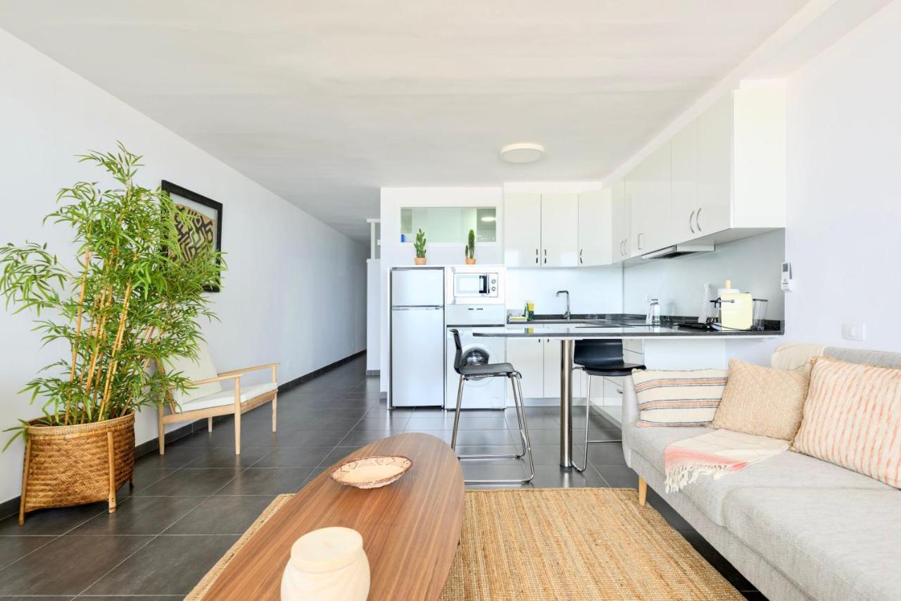 Charming 2 Bedroom Retreat With Beachfront Views San Bartolomé Εξωτερικό φωτογραφία